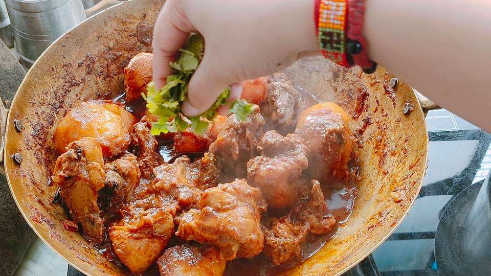 Bengali bhuna chicken masala