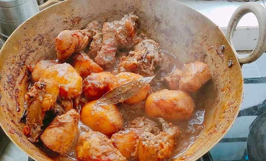 Bengali bhuna chicken masala