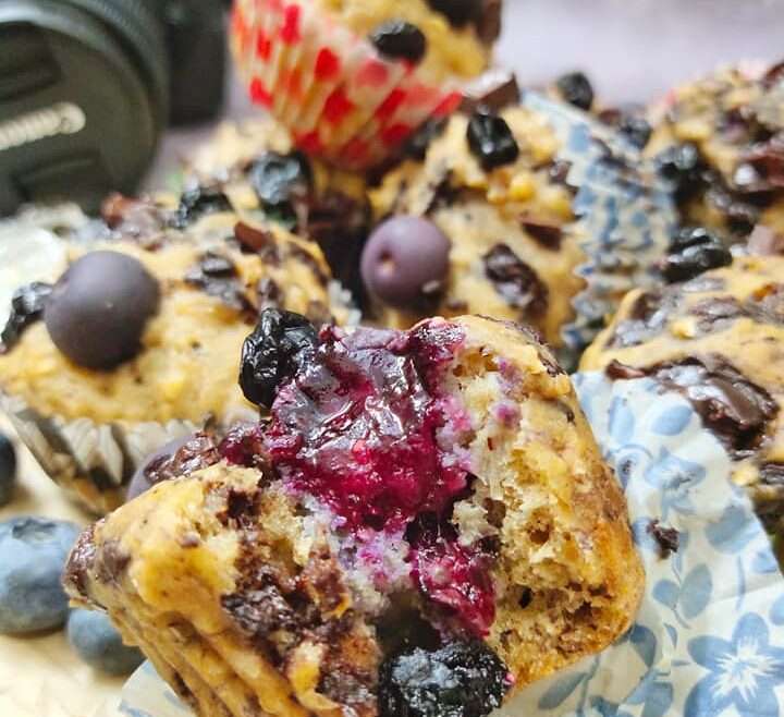 Dark Chocolate Blueberry Oats Muffins - Desserts
