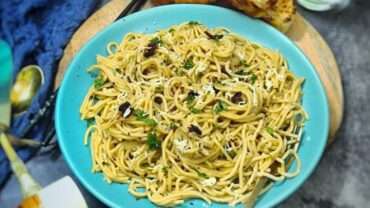 Spaghetti Aglio e Olio with Sun-Dried Tomatoes