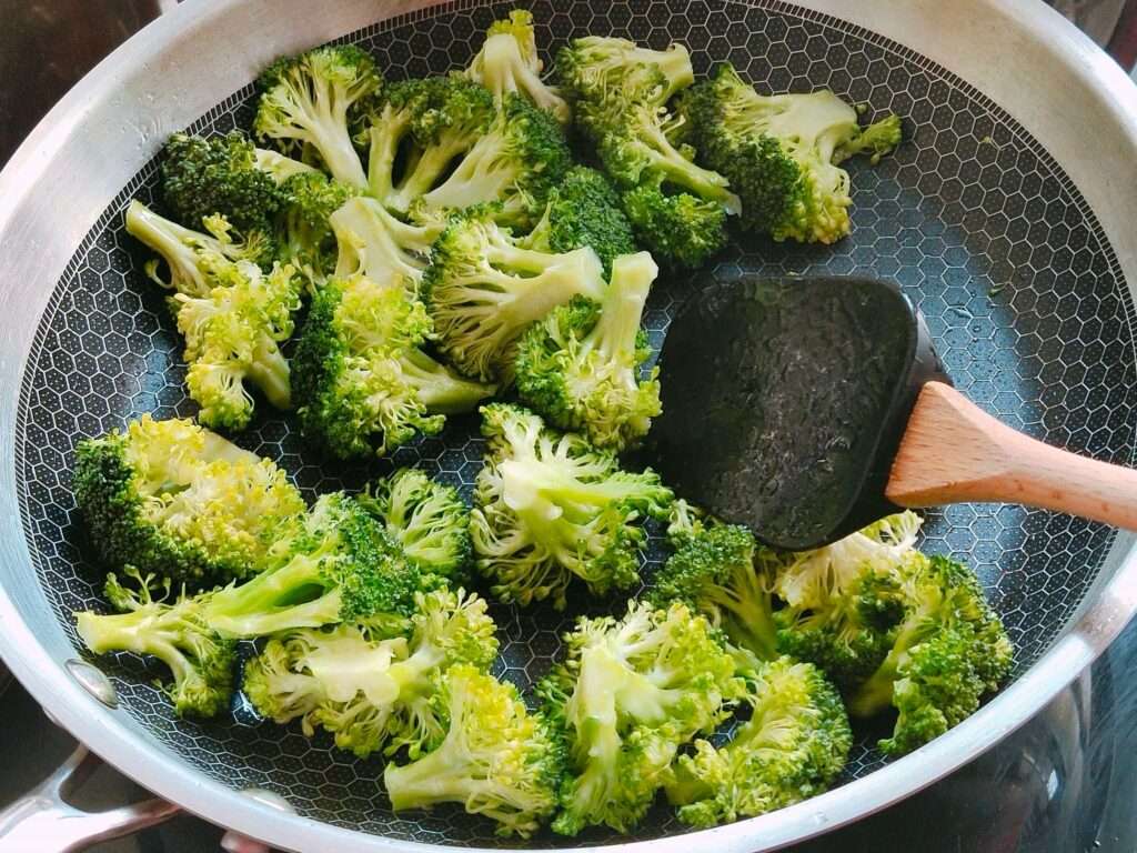 30 MINUTES BROCCOLI FRIED RICE