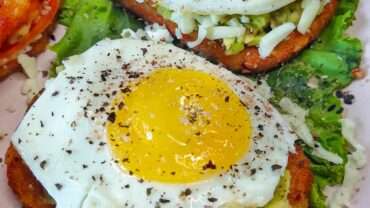 Air Fryer Hash Brown Avocado Toast With Egg